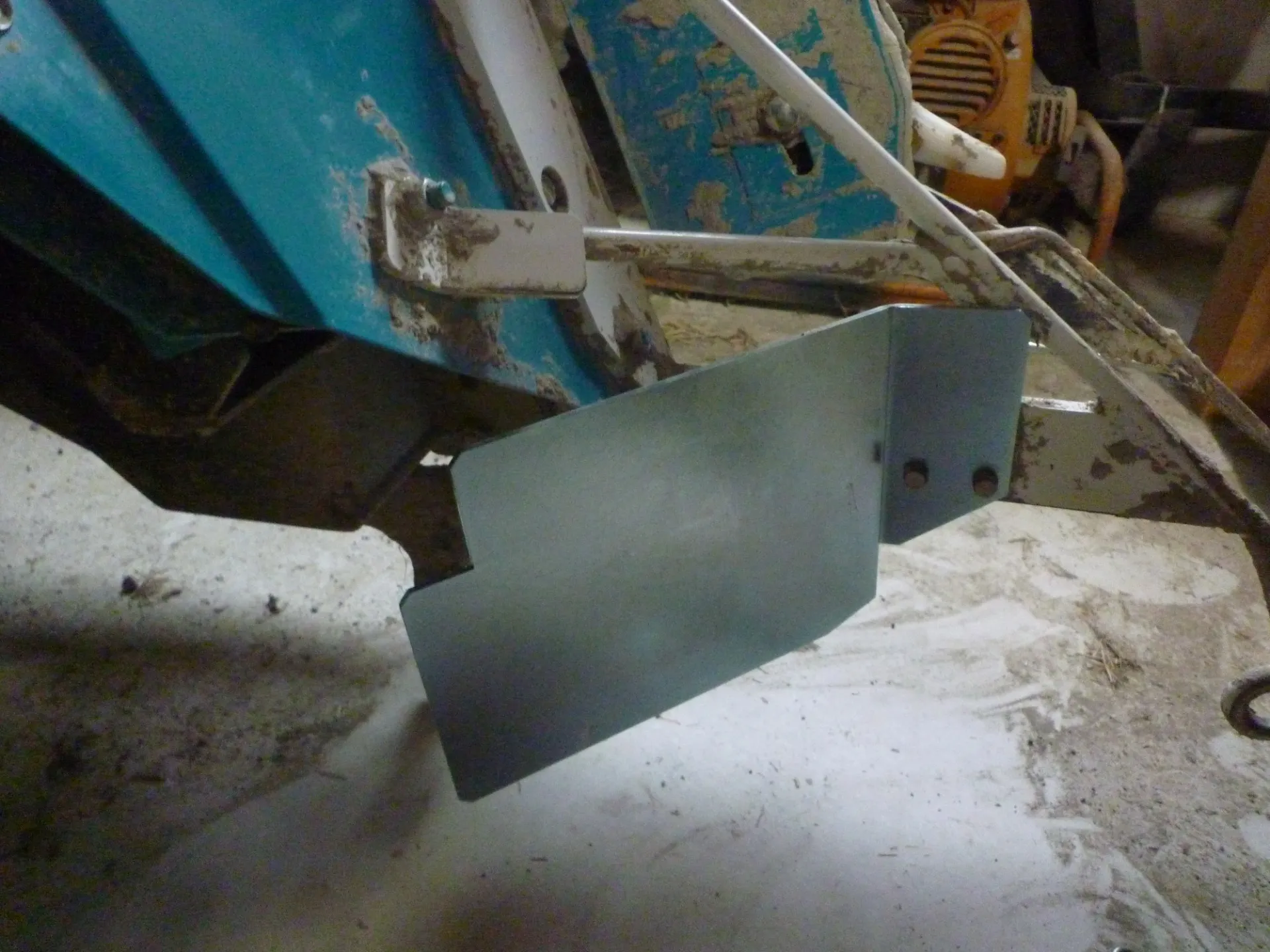 短いニンジンの葉を切りやすくする部品